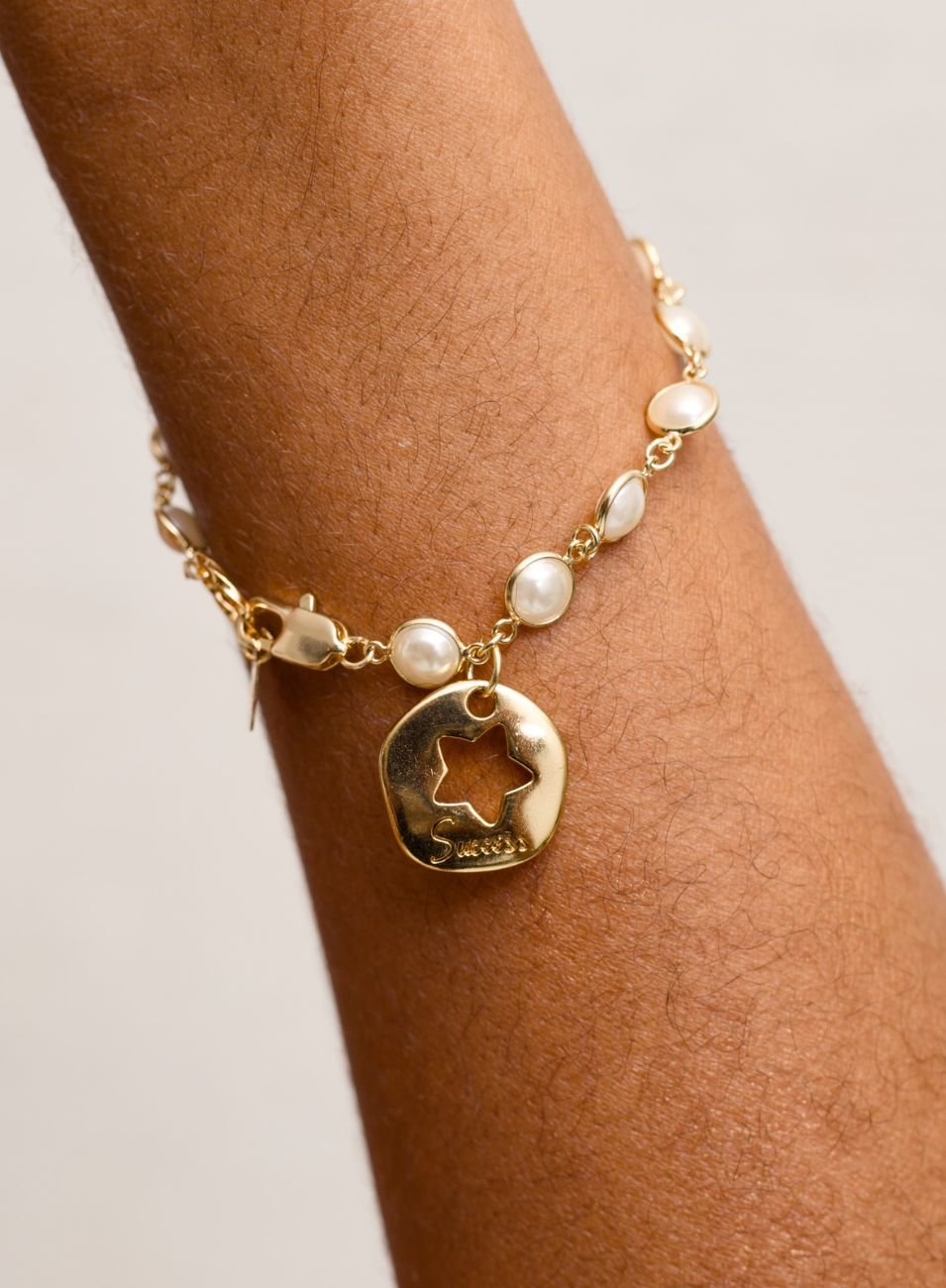 PULSEIRA DESEJOS PÉROLA REDONDA BANHO OURO