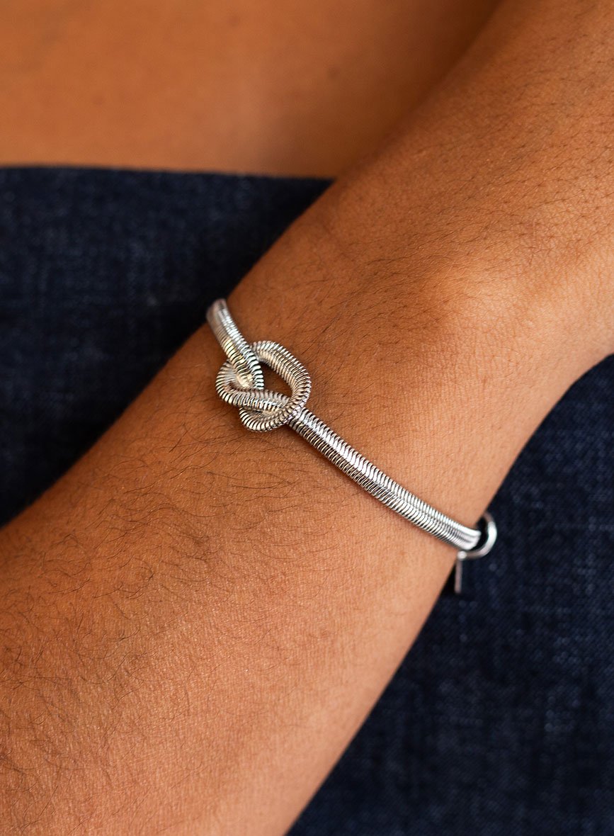PULSEIRA ELO INFINITO BANHO DE RÓDIO BRANCO