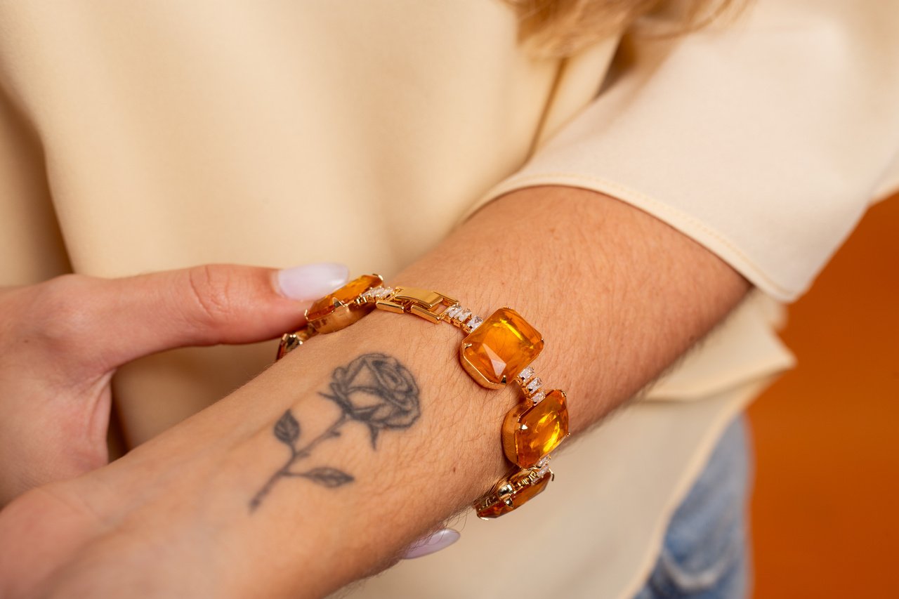 PULSEIRA ENTALHE CRISTAIS CITRINO BANHO OURO