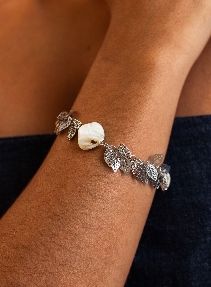 PULSEIRA FOLHAS E MADREPÉROLA BANHO RODIO BRANCO
