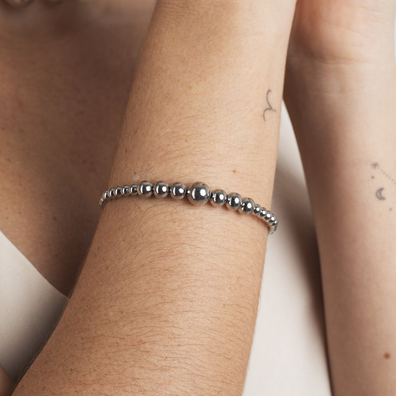 PULSEIRA POSEIDON MIX BOLAS BANHO RÓDIO BRANCO