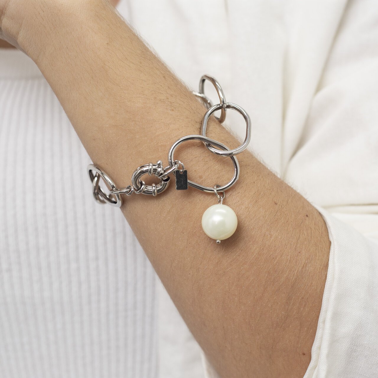 PULSEIRA RELUZ PÉROLA SHELL BANHO RÓDIO BRANCO