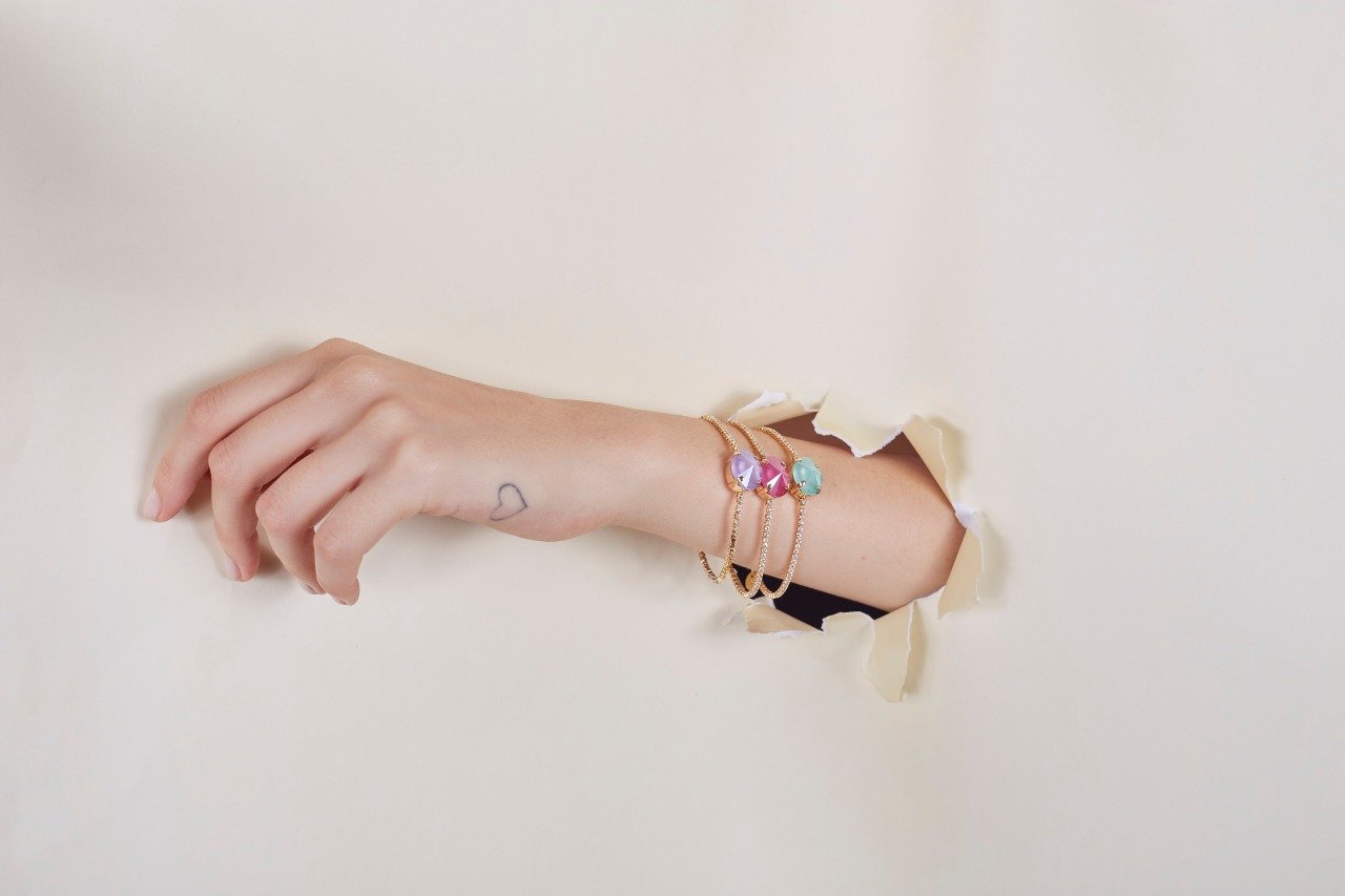 PULSEIRA LARI CRISTAL ROSA SWAROVSKI BANHO OURO