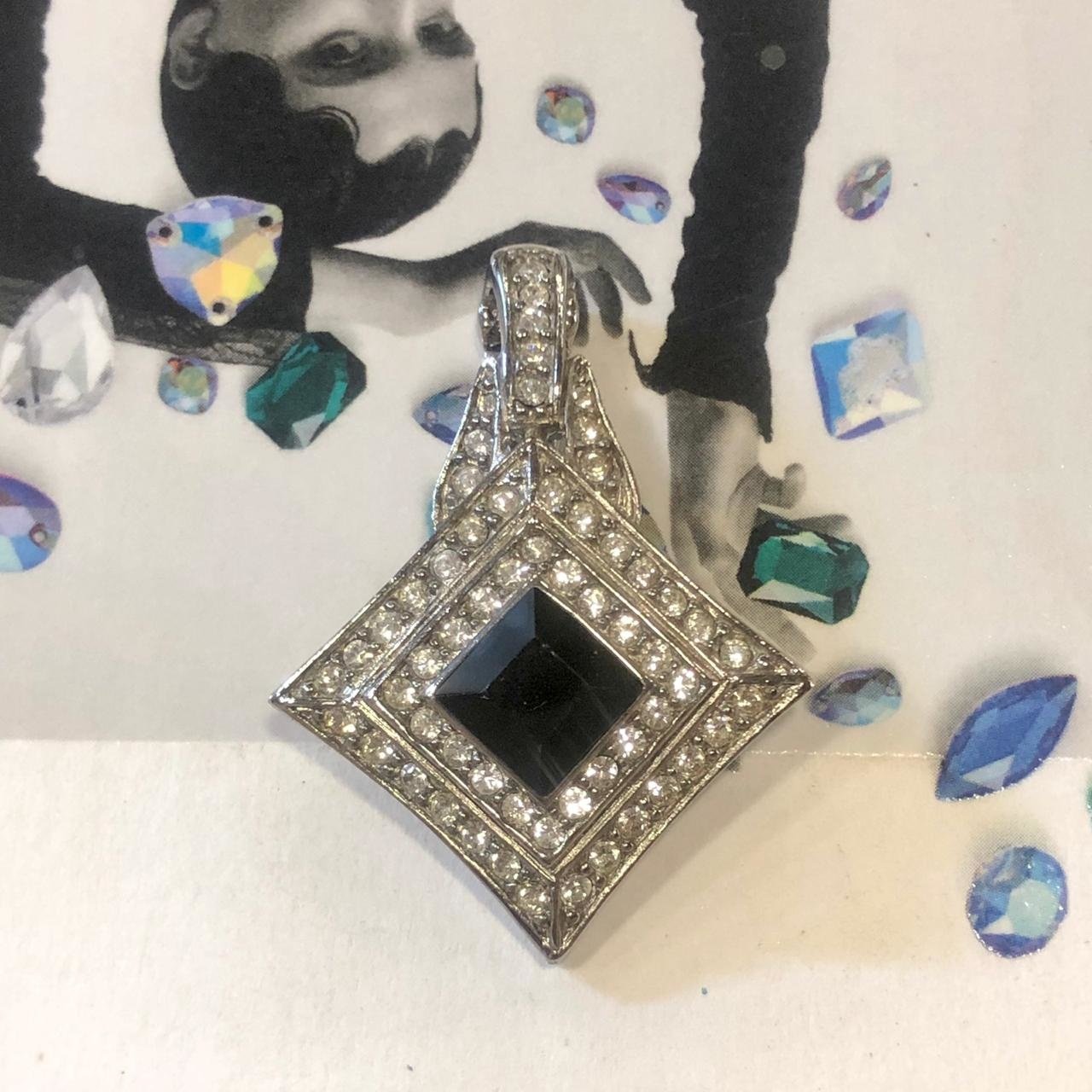 PINGINTE VINTAGE 2 QUADRADO CRISTAL NEGRO RÓDIO BRANCO