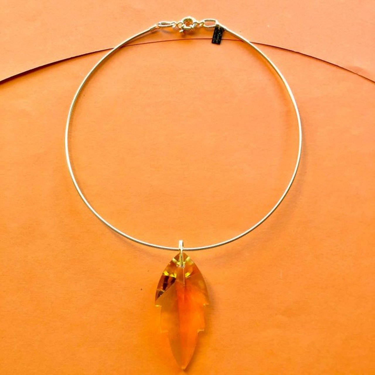 CHOKER GRETA ARO MOLA FOLHA CRISTAL ALARANJADO RECICLADO