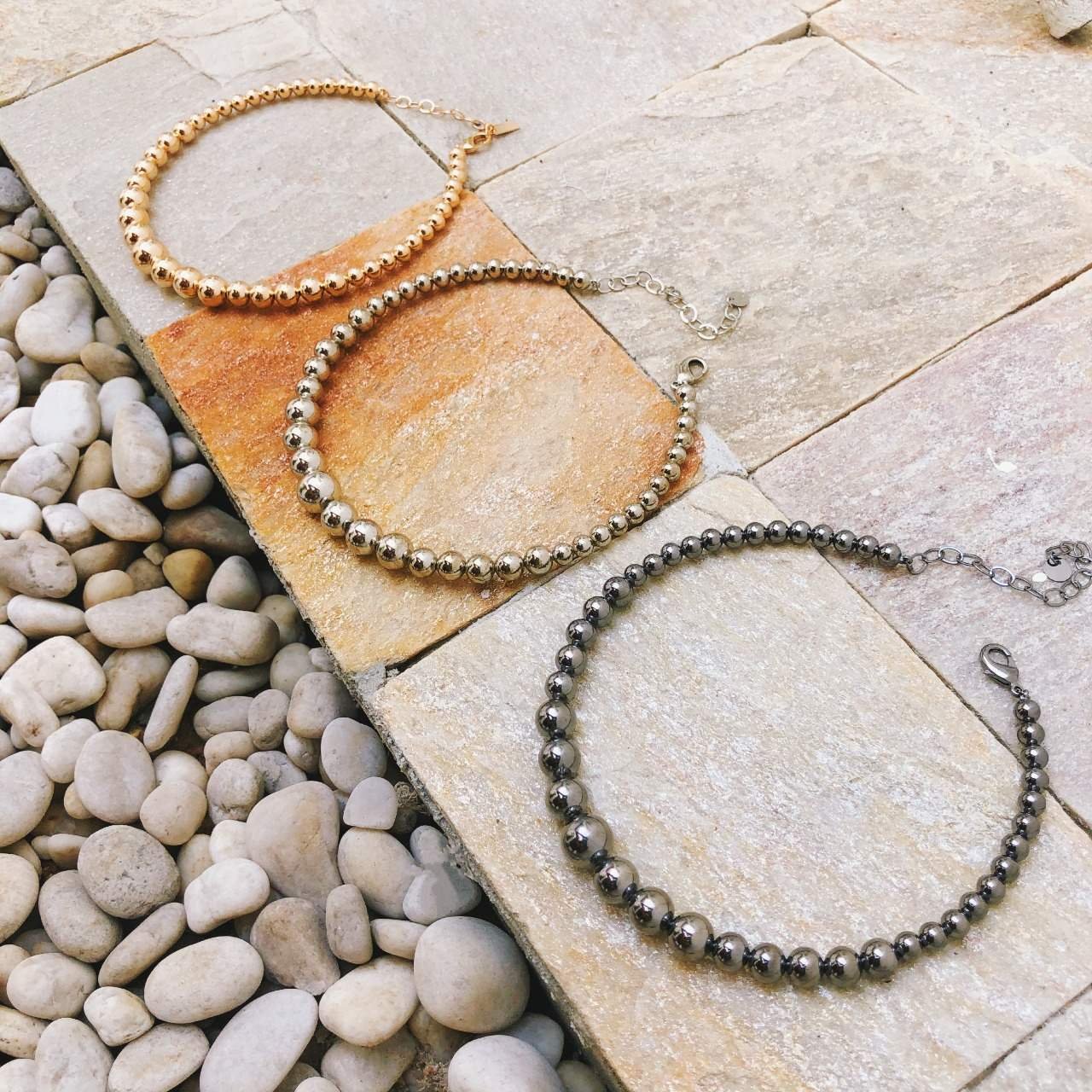 CHOKER BOLAS DEGRADÊ METAL BANHO OURO
