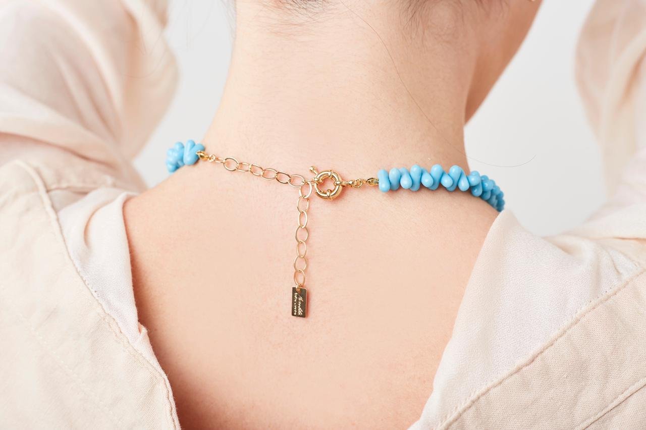COLAR CONTOS VIDRO AZUL PINGENTE PEDRA AZUL BANHO OURO