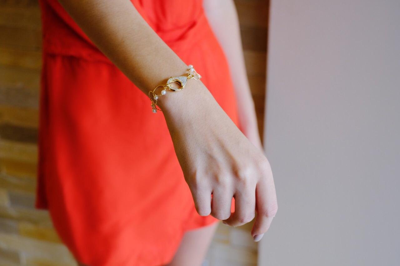 PULSEIRA SARA CORRENTE PÉROLA FECHO LAGOSTA ZIRCÔNIAS OURO