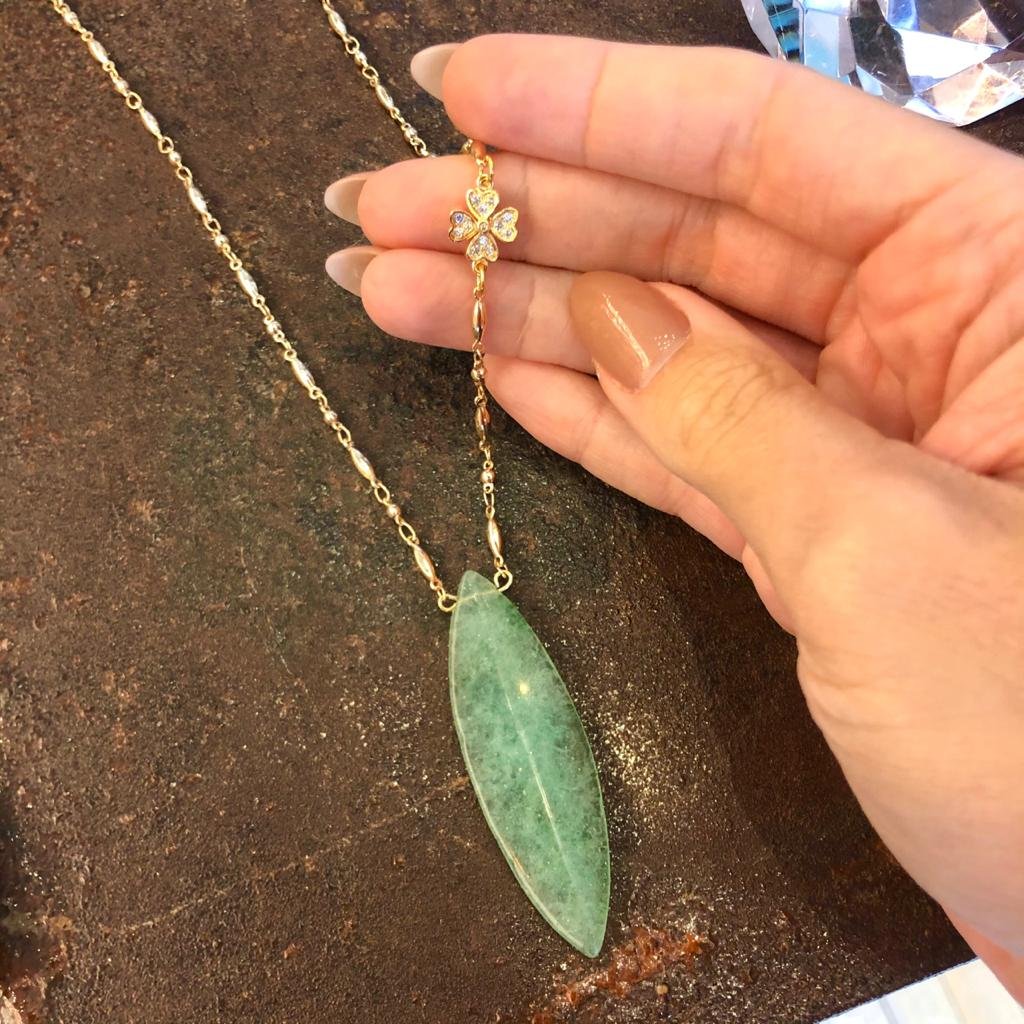 COLAR SAVIOR PEDRA VERDE JADE TREVO DE ZIRCÔNIAS OURO