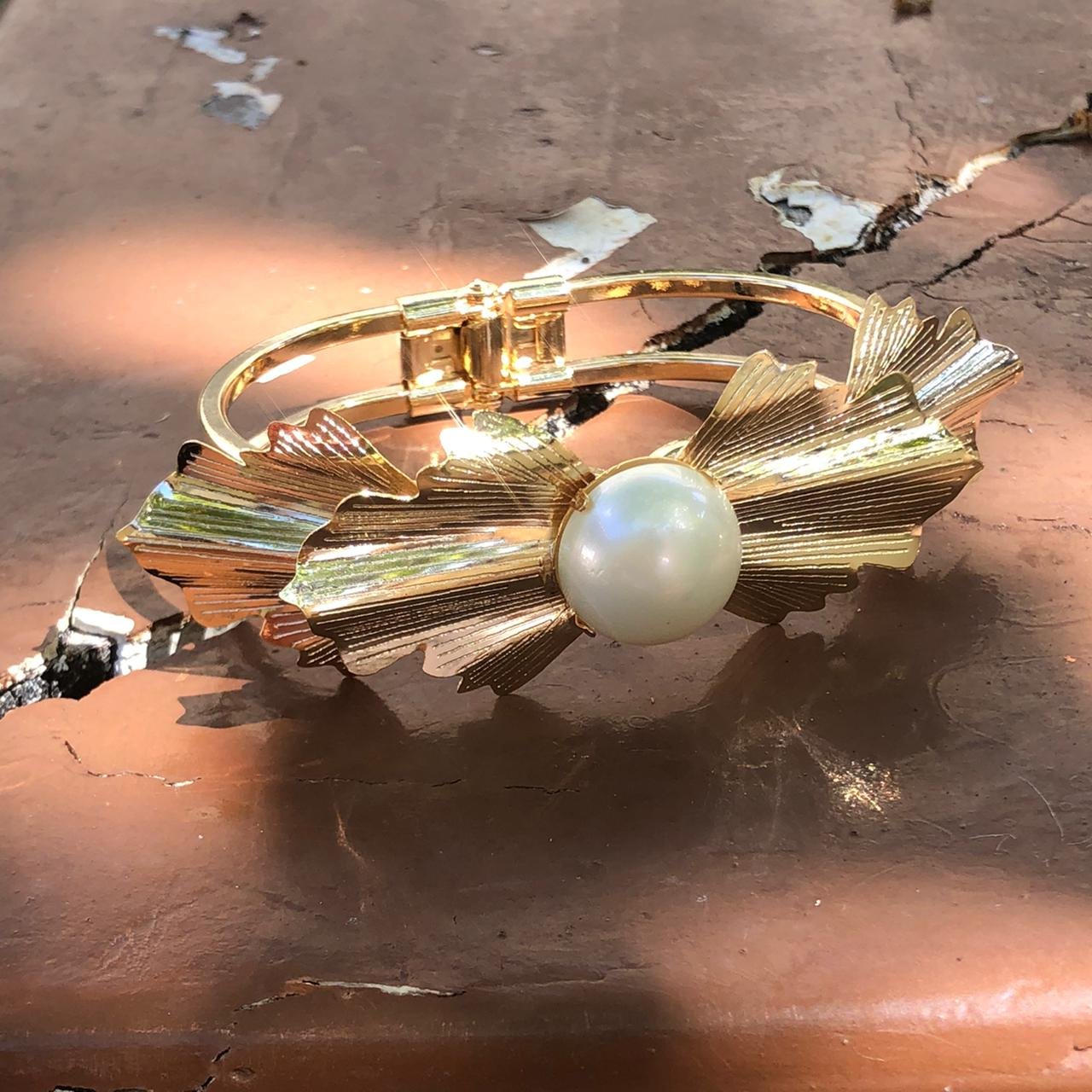 BRACELETE FOLHA SUCULENTA PEROLA BANHO OURO