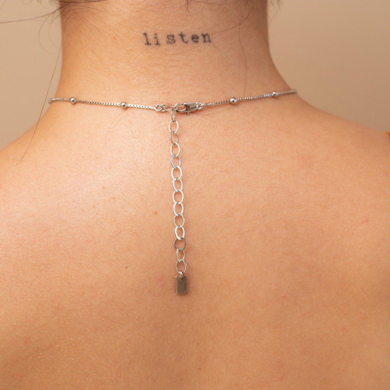 CHOKER GIULIA PINGENTE ARO TORCIDO BANHO RÓDIO BRANCO