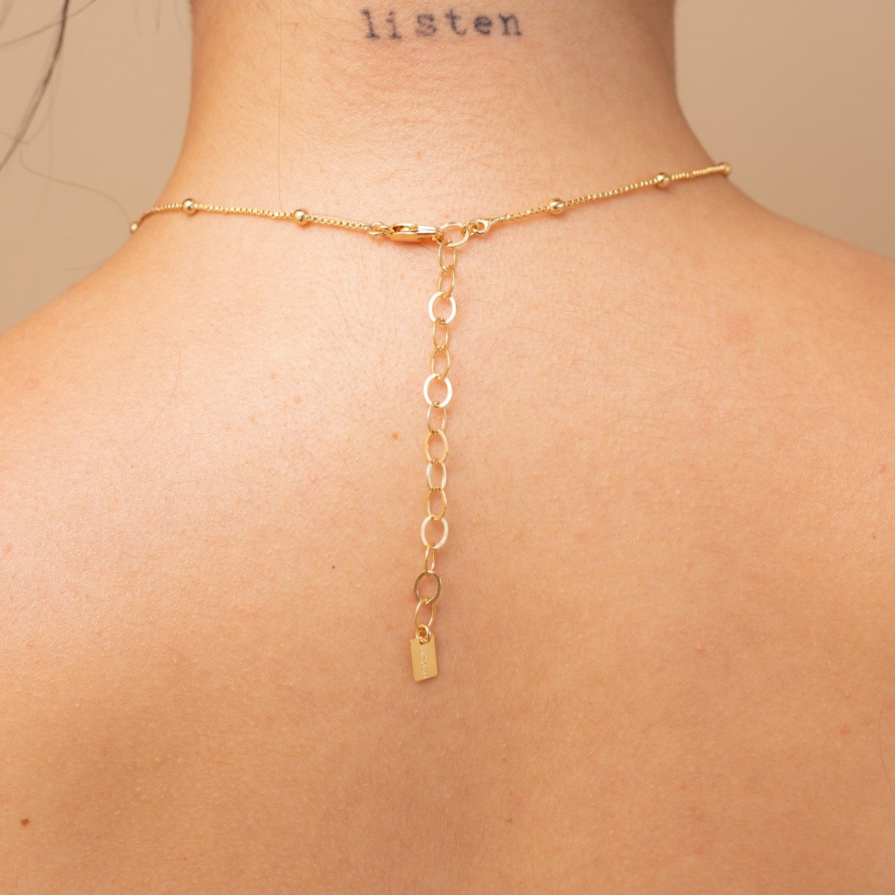 CHOKER GIULIA PINGENTE ARO TORCIDO BANHO OURO