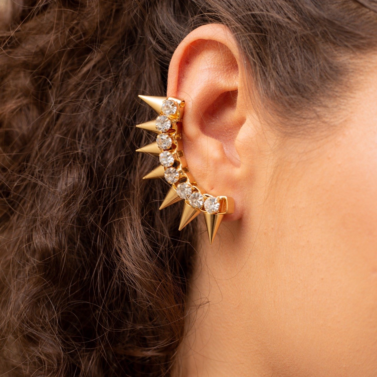 BRINCOS MARIA EAR CUFFS SPIKE CRISTAL INCOLOR BANHO OURO