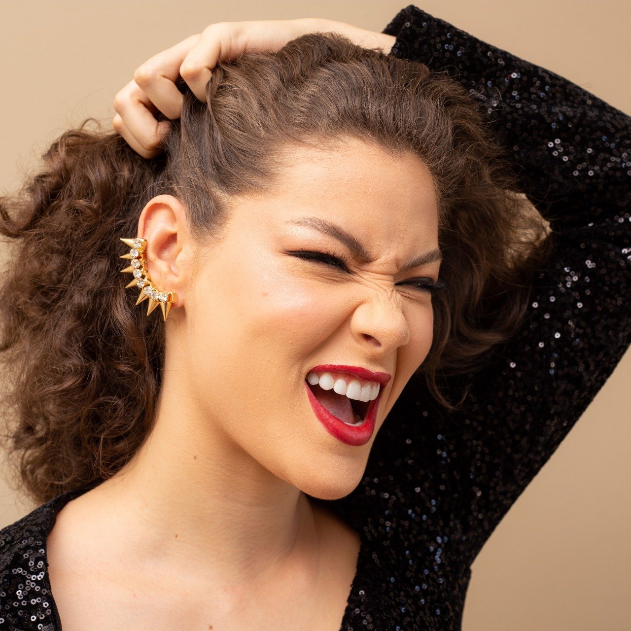 BRINCOS MARIA EAR CUFFS SPIKE CRISTAL INCOLOR BANHO OURO
