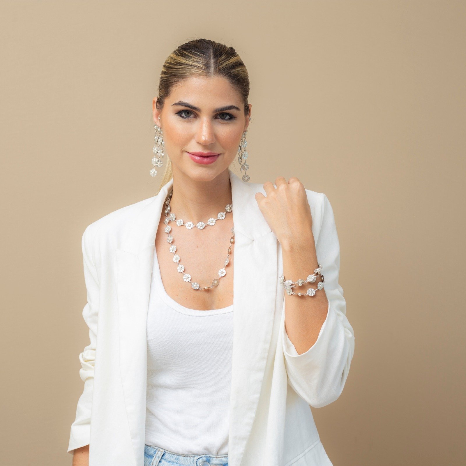 COLAR DUPLO DISCO PÉROLAS BANHO RÓDIO BRANCO