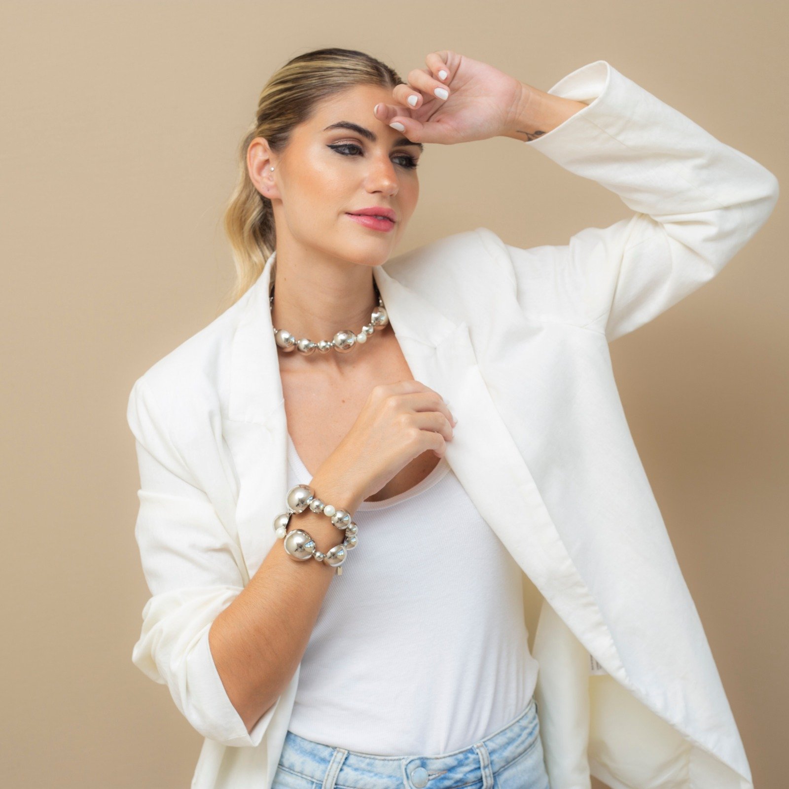 BRACELETE PÉROLAS BOLAS OCAS BANHO RÓDIO BRANCO