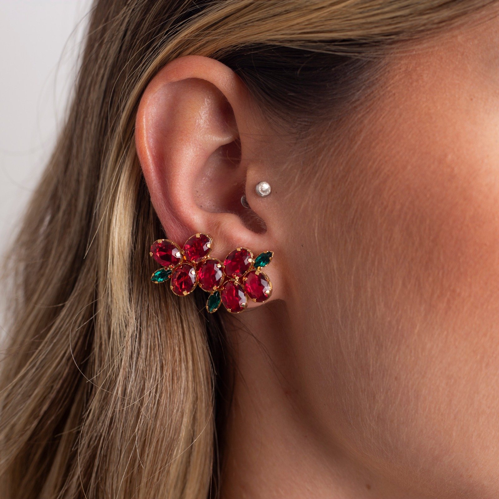 BRINCOS EAR CUFFS UNNA CRISTAIS RUBELITA BANHO OURO